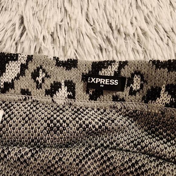 𝅺Express cheetah‎ leopard print stretch sweater skirt comfy size medium - Picture 4 of 8